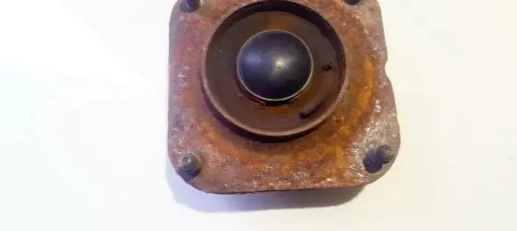 Mazda 626 Coil spring mount 