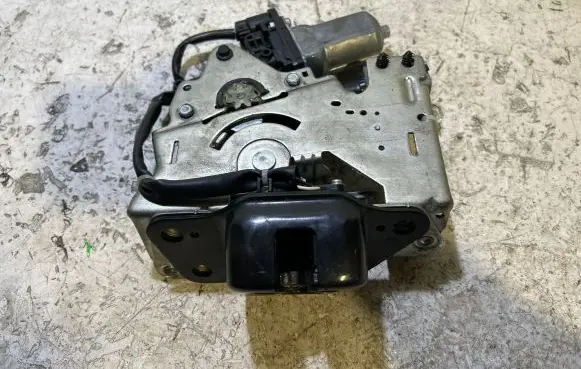 Jeep Grand Cherokee Tailgate/trunk/boot lock/catch/latch AY1638000120
