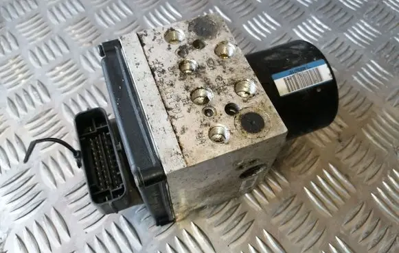 Volkswagen PASSAT B6 ABS Pump 3C0614095P