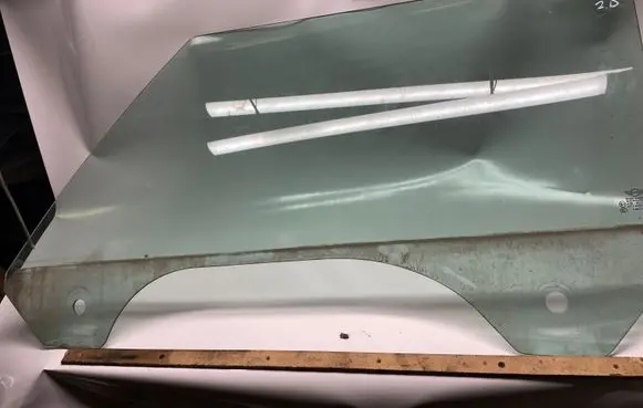 Mini One - Cooper Coupe R56 Front door window glass four-door 43R001025 E000232 DOT27AS2M24100