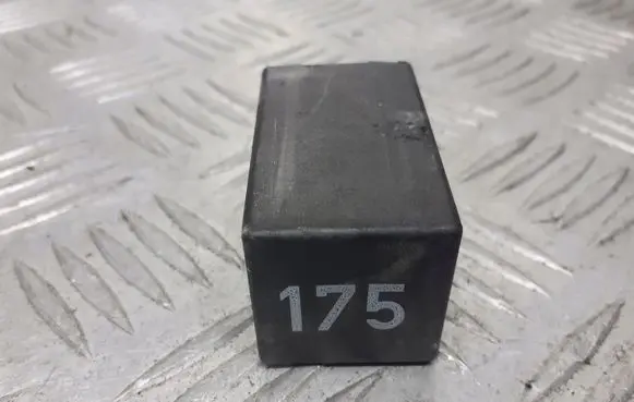 Volkswagen Golf IV Other relay 3A0927181