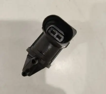 Volkswagen Polo V 6R Turbo solenoid valve 906283