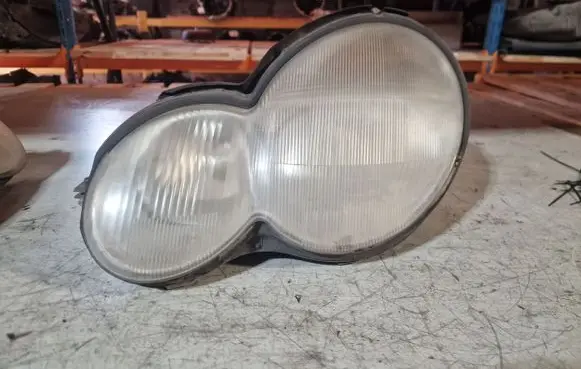 Mercedes-Benz C W203 Headlight/headlamp