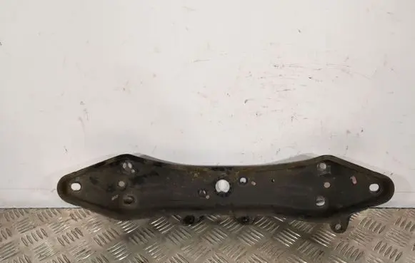 Subaru Forester SJ Gearbox mounting bracket 030