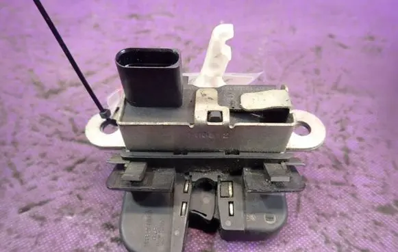 Seat Altea XL Tailgate/trunk/boot lock/catch/latch 5P8827505B