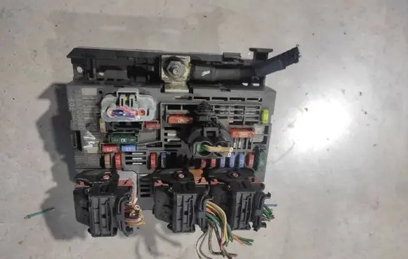 Citroen Nemo Fuse module 9666700480