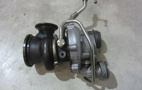 BMW 6 F12 F13 Turbo 11657646093