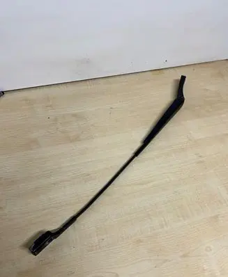 Volkswagen PASSAT B6 Front wiper blade arm 3C1955410B