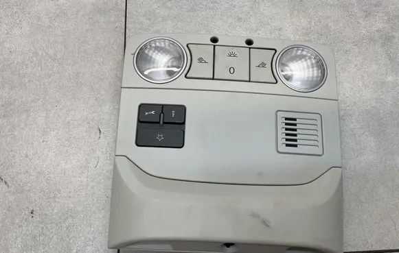 Volkswagen Tiguan Front seat light 1K8947105AD