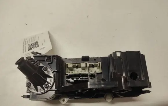 Volkswagen PASSAT B6 Climate control unit