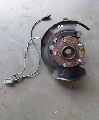 Toyota Auris 150 Front wheel hub spindle knuckle