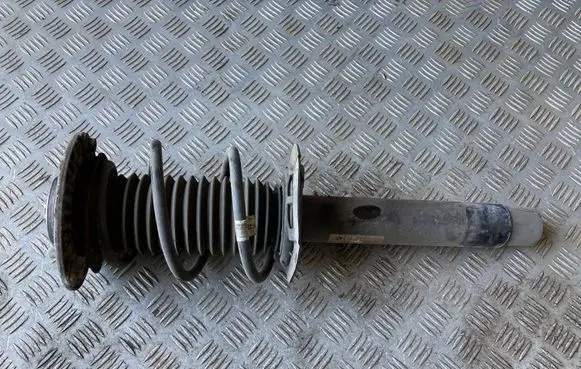BMW 4 F32 F33 Front shock absorber with coil spring 6850902