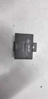 Opel Zafira A Tow bar relay 10R02157201 UN07