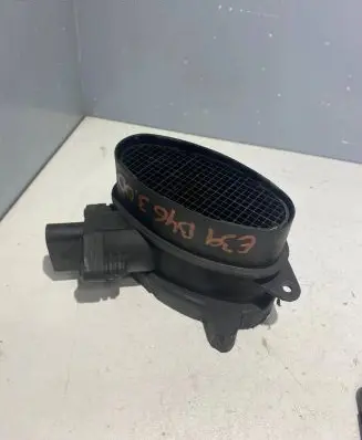 BMW 5 E39 Mass air flow meter 2247002 0928400314 1371