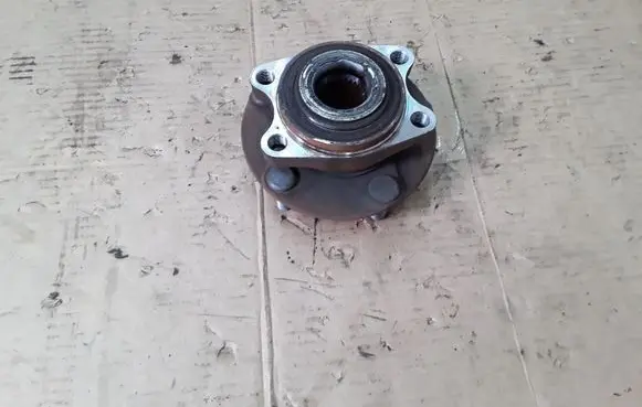 Nissan Leaf I (ZE0) Front wheel ball bearing NOCODE