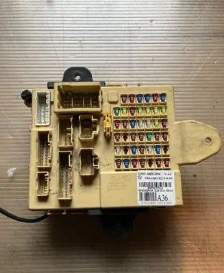 KIA Sorento Fuse module 954002P934 97RA012341