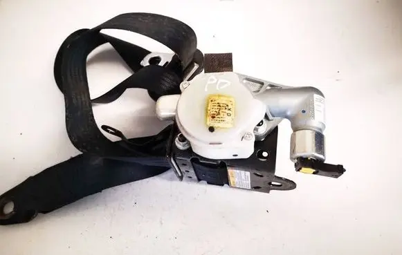 Nissan Pixo Front seatbelt