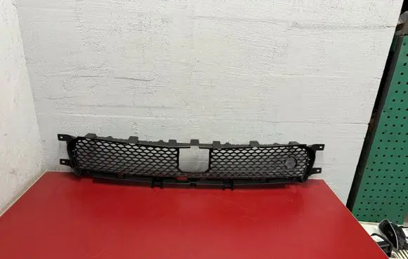 Jeep Grand Cherokee Front bumper lower grill 68264295AA