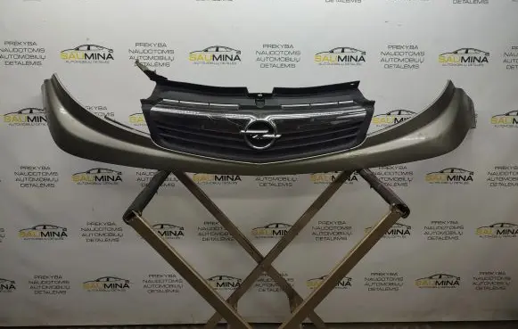 Opel Vivaro Front bumper upper radiator grill