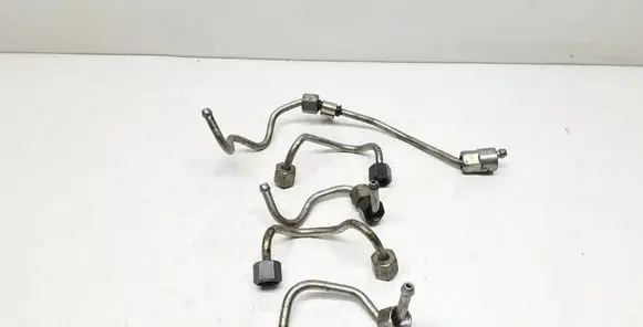 Volvo S60 Fuel injector supply line/pipe 