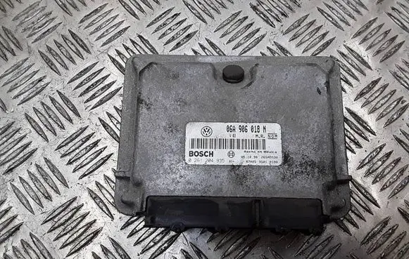 Volkswagen New Beetle Engine control unit/module 0261204935 06A906018N