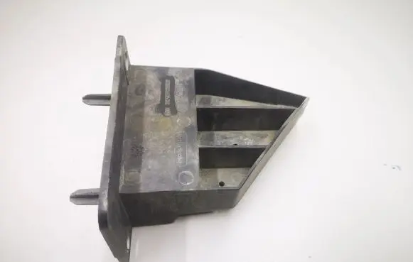 Renault Zoe Front bumper mounting bracket 620924353R