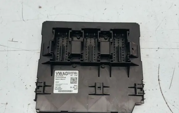 Volkswagen Jetta VI Comfort/convenience module 5K0937084J