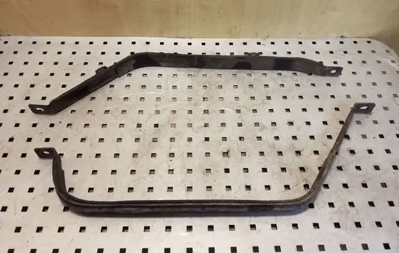 Toyota Avensis T270 Fuel tank mounting bracket 
