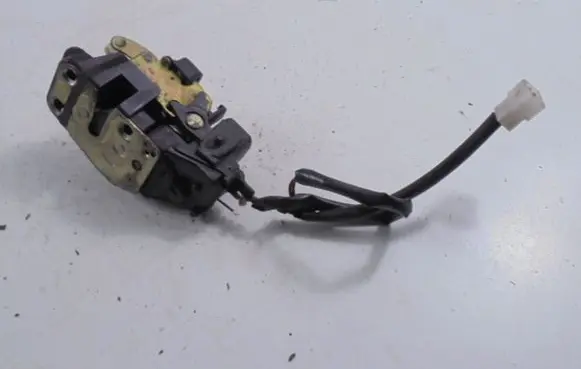 Mazda 626 Rear door lock