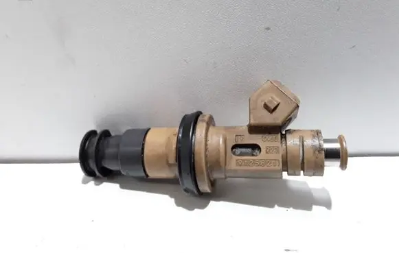 Volvo S40 Fuel injector 9125821