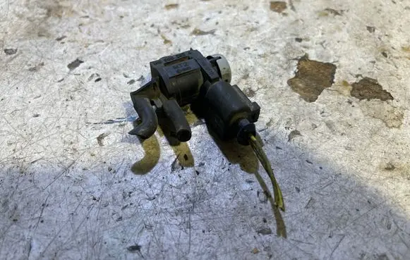 Skoda Fabia Mk2 (5J) Turbo solenoid valve 1K0906283A