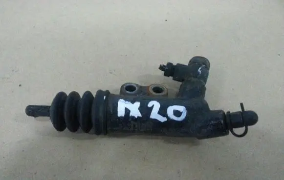 Clutch slave cylinder