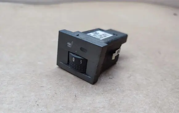 Opel Vectra C Seat heating switch 13138252