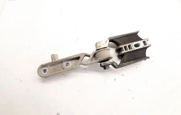 Volvo XC90 Engine mount bracket 31330594