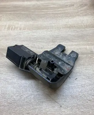 BMW 7 E65 E66 Tailgate/trunk/boot lock/catch/latch 7014870