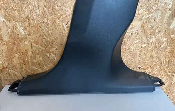 (B) pillar trim (bottom)