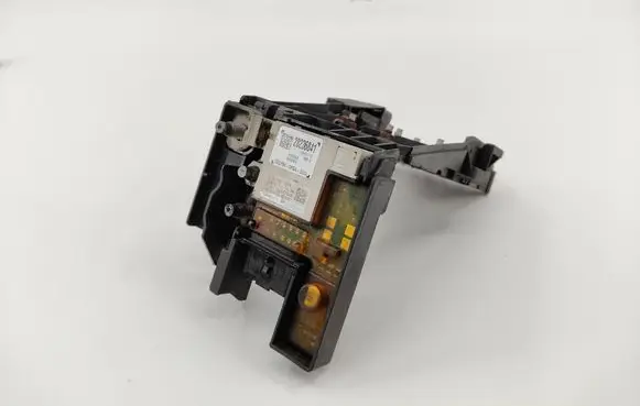 Peugeot 308 Fuse module 28236841