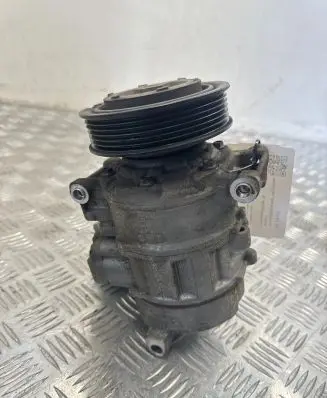 Volkswagen Golf VI Air conditioning (A/C) compressor (pump) 5N0820803F