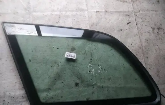 Peugeot 406 Rear side window as2