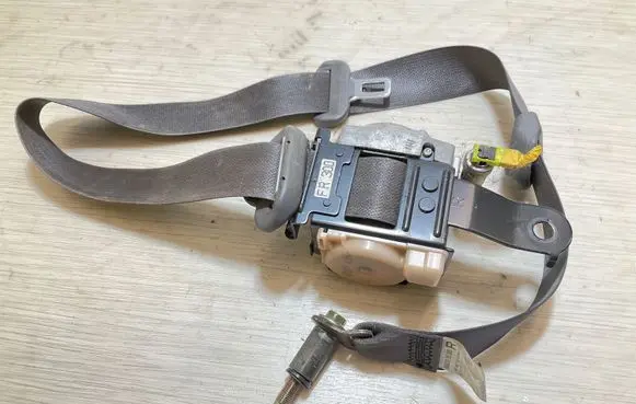 Hyundai Tucson JM Front seatbelt 888202E300 A225