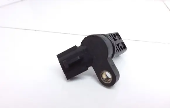 Nissan Almera N16 Camshaft position sensor SG1B000