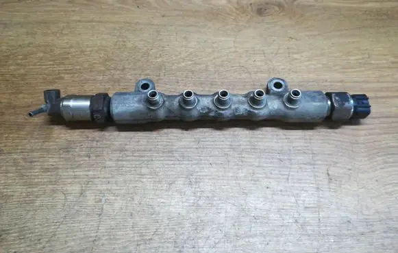 Toyota Avensis T250 Fuel main line pipe 89458 8945860010 CH009724