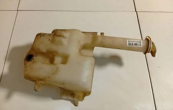 Dodge Stratus Windshield washer fluid reservoir/tank 04805240AD