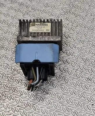 Renault Megane III Glow plug pre-heat relay 8200859243