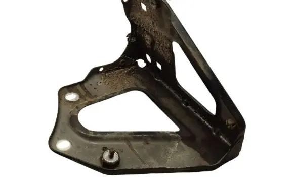 Audi A6 S6 C6 4F Fender mounting bracket 4F0821135B