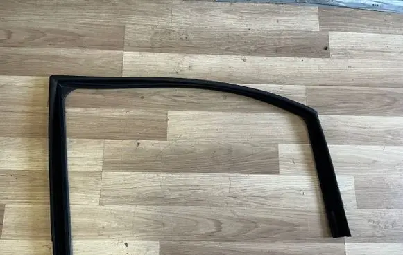 Fiat Panda III Rubber seal front door window/glass 