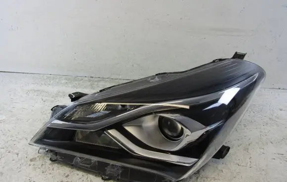 Toyota Yaris Headlight/headlamp 0D1970D198 0D1990D200