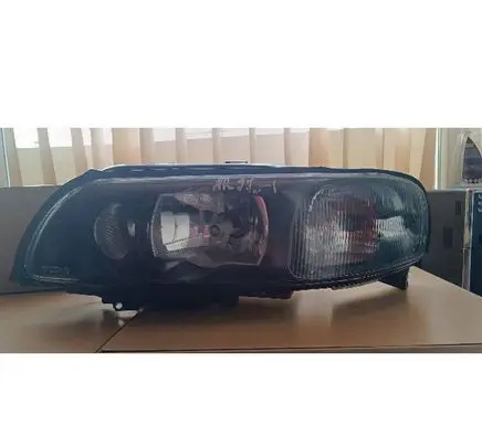 Volvo V70 Headlight/headlamp 8693656 89008268