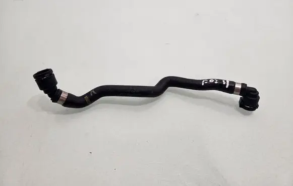 Engine coolant pipe/hose