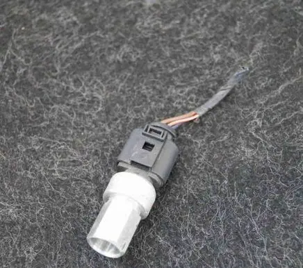 Volkswagen Polo V 6R Air conditioning (A/C) pressure sensor 1K0959126D